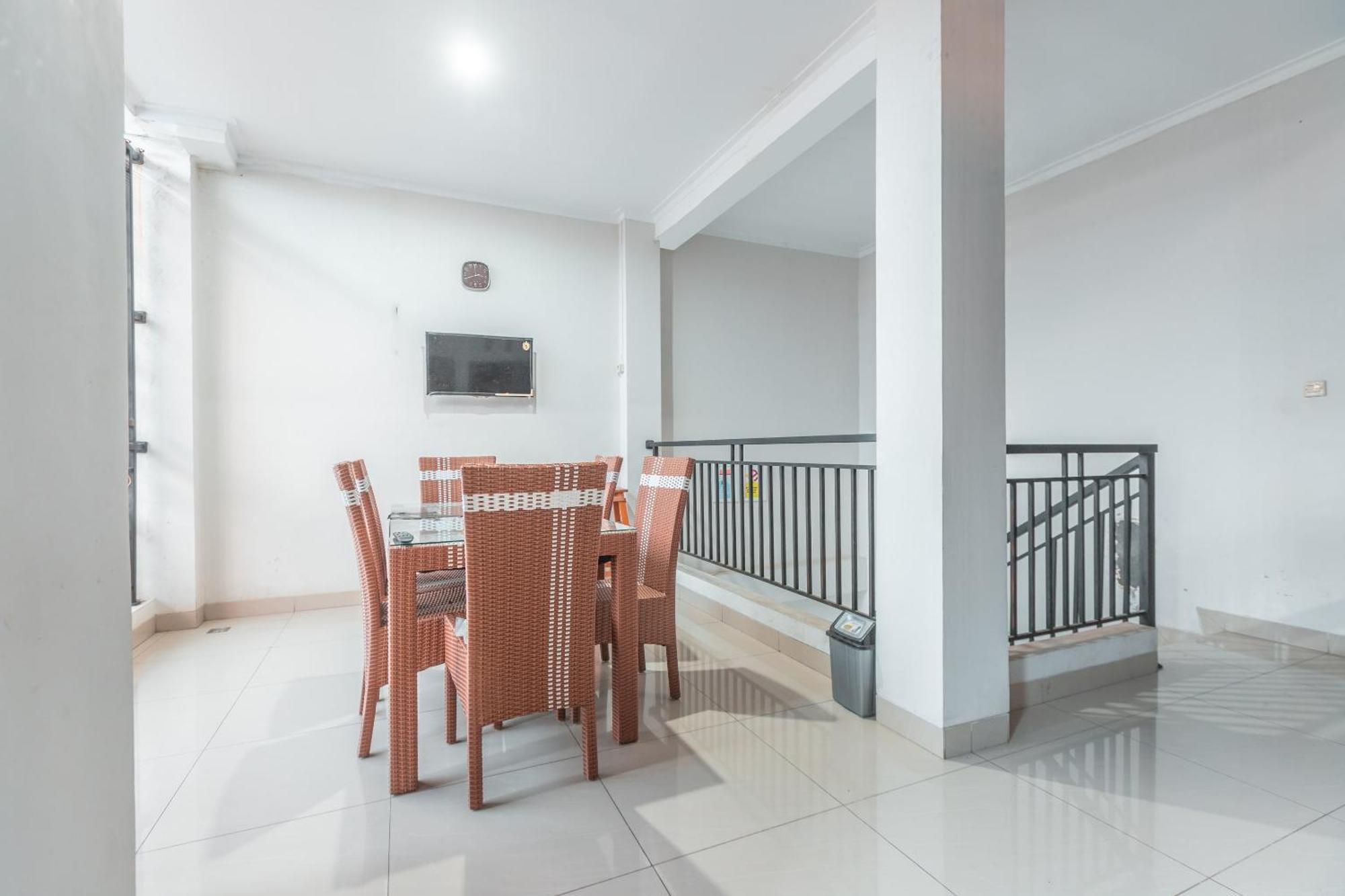 Oyo Life 2335 Kos 89 Hotel